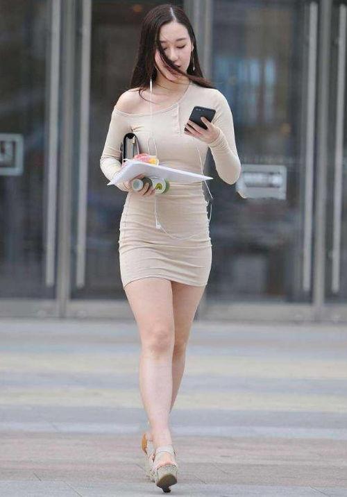 国产在线美女包臀裙